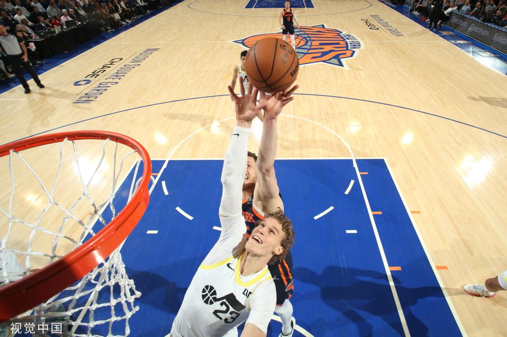 虽然詹姆斯 虽然詹姆斯